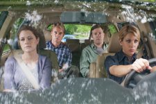 Jenna Fischer as Maggie, Owen Wilson as Rick, Jason Sudeikis as Fred and Christina Applegate as Grace in New Line Cinema's comedy HALL PASS, a Warner Bros. Pictures release. 32940 photo