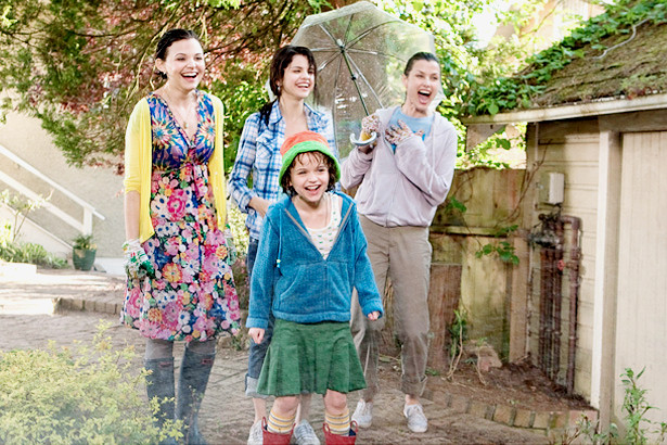  Ginnifer Goodwin, Selena Gomez, Joey King and Bridget Moynahan in &quot;Ramona and Beezus&quot;.