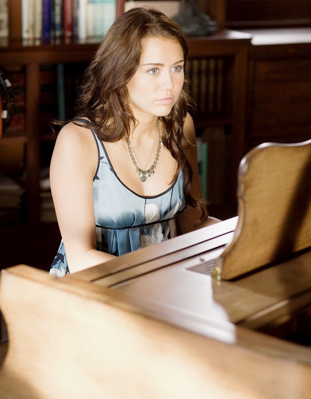  Miley Cyrus stars as Veronica 'Ronnie' Miller in Walt Disney Pictures' &quot;The Last Song&quot;.