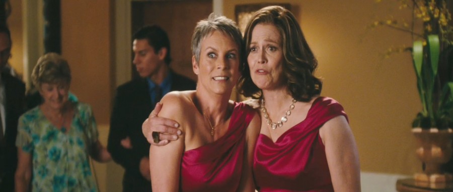  Jamie Lee Curtis (Gail) and Sigourney Weaver (Aunt Ramona) in Touchstone Pictures' &quot;You Again&quot;. 