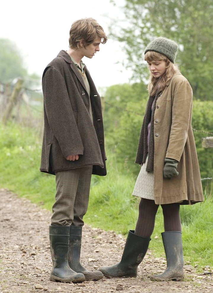  Andrew Garfield and Carey Mulligan star in &quot;Never Let Me Go&quot;.