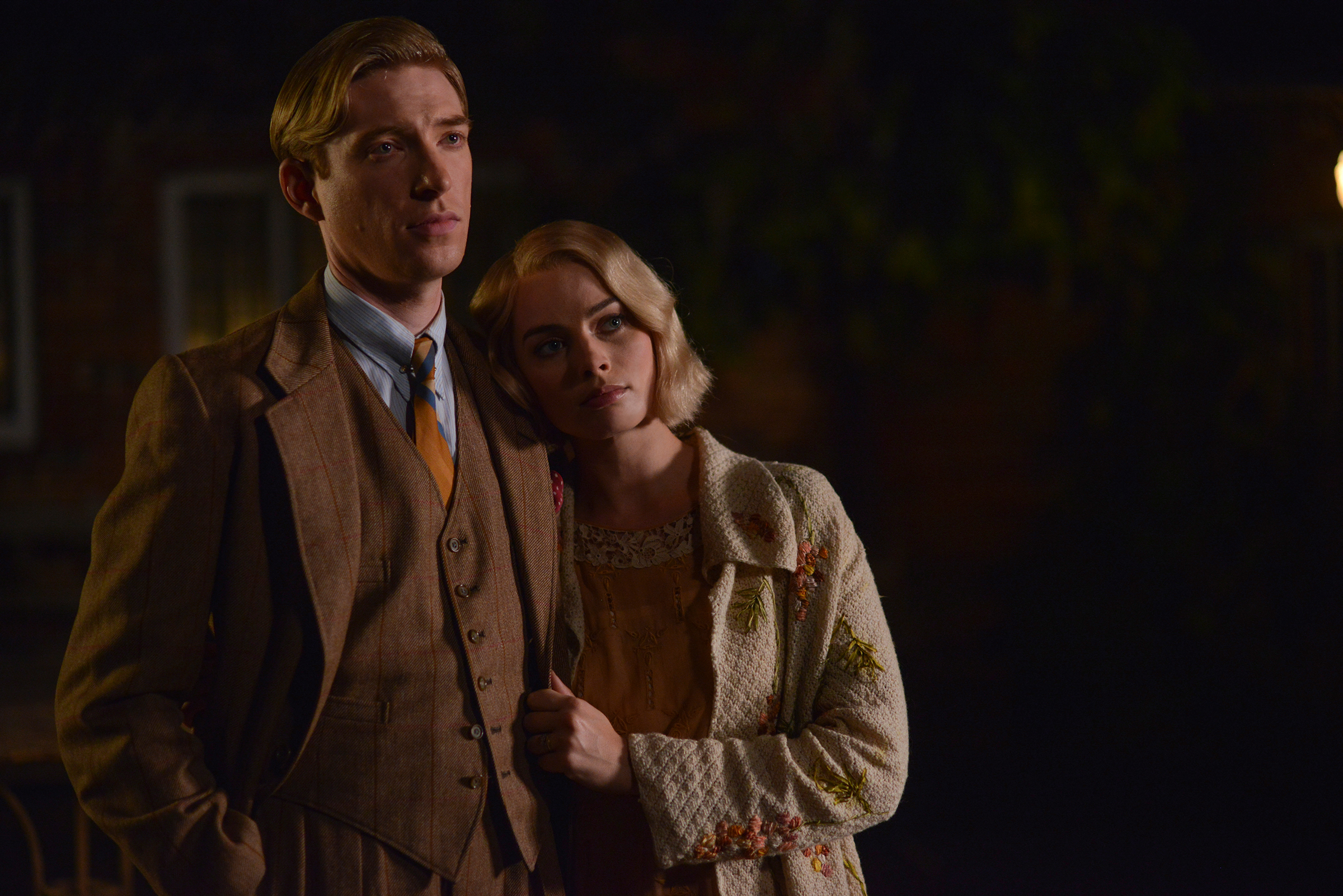  Domhnall Gleeson as 'Alan Milne' and Margot Robbie as 'Daphne Milne' in the film UNTITLED A.A. MILNE. Photo by David Appleby. &copy; 2017 Fox Searchlight Pictures 