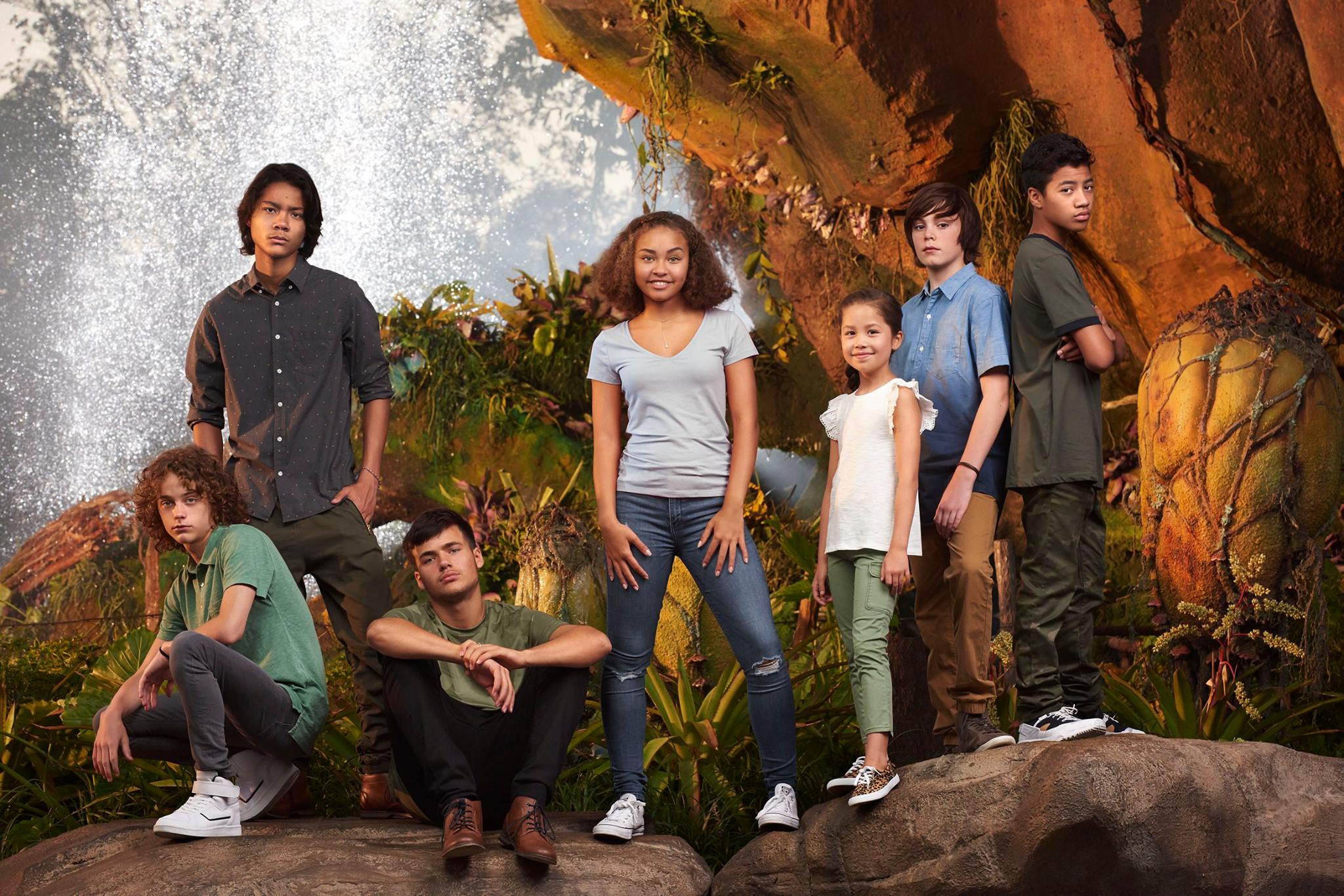 L-R: Britain Dalton (Lo&rsquo;ak of the Sully Family), Filip Geljo (Aonung of the Metkayina Clan), Jamie Flatters (Neteyam of the Sully Family), Bailey Bass (Tsireya of the Metkayina Clan), Trinity Bliss (Tuktirey of the Sully Family), Jack Champion (Javier &ldquo;Spider&rdquo; Socorro), and Duane Evans Jr (Rotxo of the Metkayina Clan) at Pandora &ndash; The World of Avatar at Disney&rsquo;s Animal Kingdom.