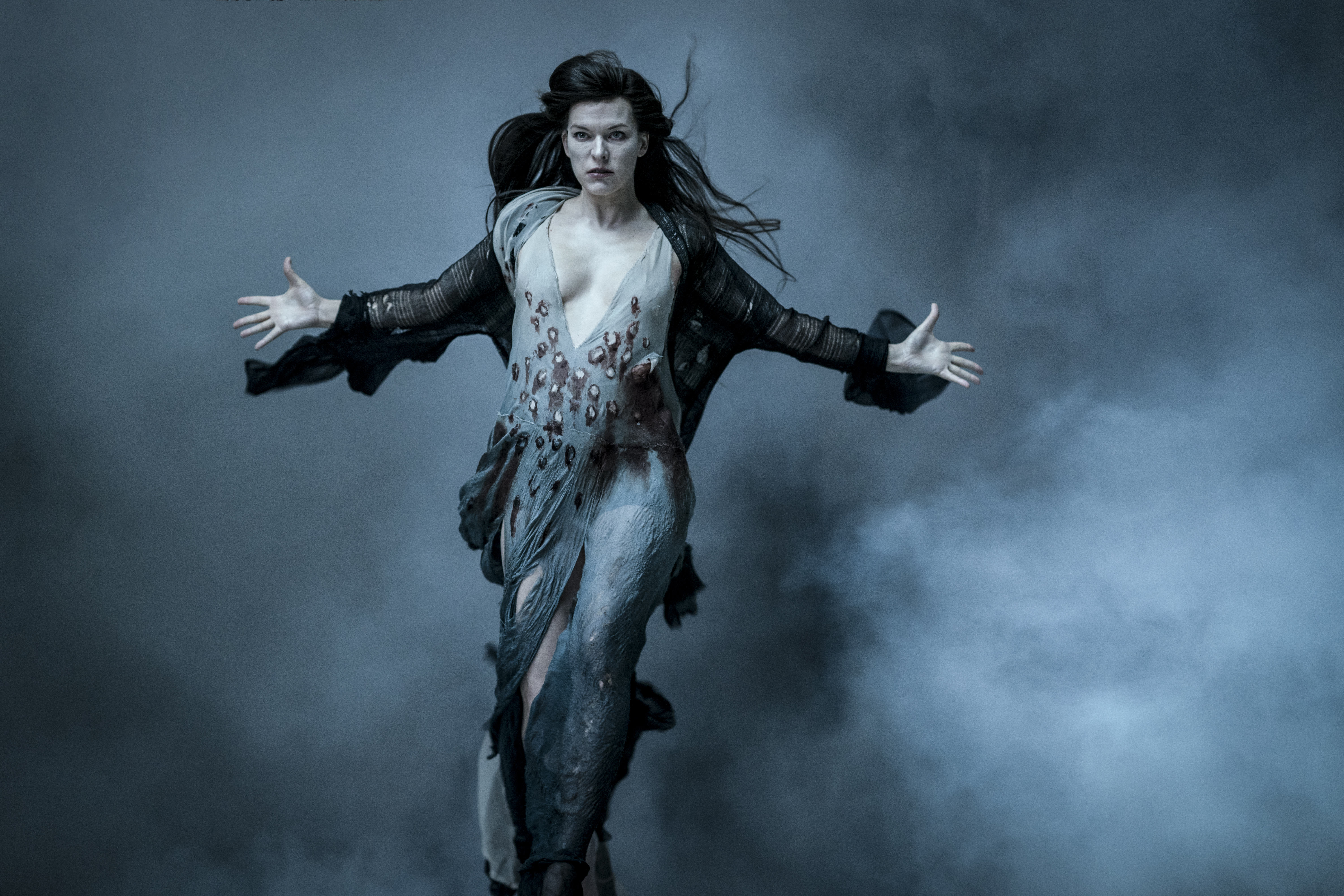 Milla Jovovich stars as 'Nimue the Blood Queen' in HELLBOY. Photo Credit: Mark Rogers 