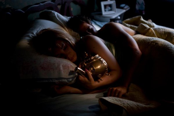The Brass Teapot (2013) movie photo - id 113524