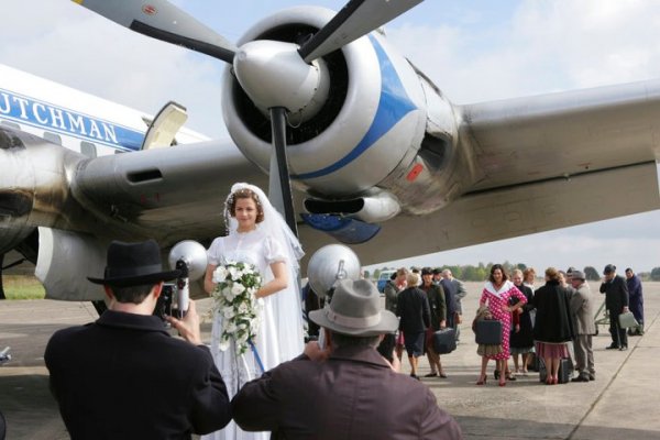 Bride Flight (2011) movie photo - id 43584